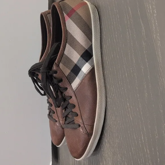 Burberry Men's Brown Sneakers