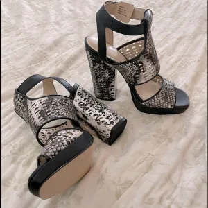 Calvin Klein Black and White Snake Platform Pump Formal Shoes 7