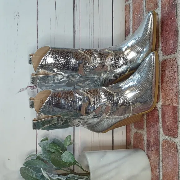 Cape Robbin Metallic Silver Fever Croc Short Cowboy Western Boots Womens 6.5