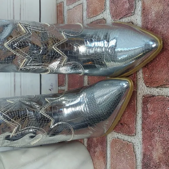 Cape Robbin Metallic Silver Fever Croc Short Cowboy Western Boots Womens 6.5