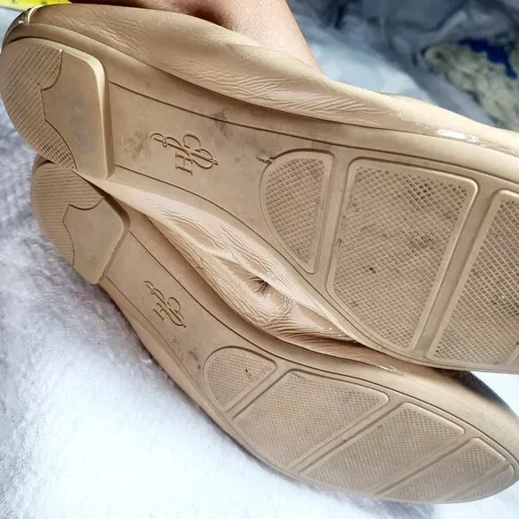 COLE HAAN flat ballet Cream Size 8 shoes lightly used.