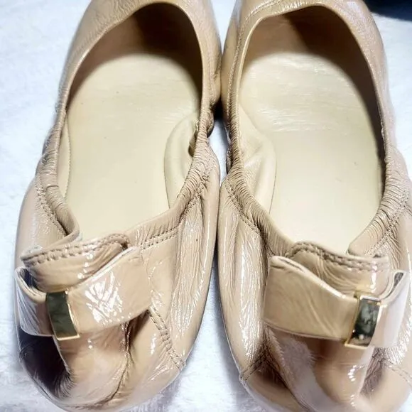 COLE HAAN flat ballet Cream Size 8 shoes lightly used.