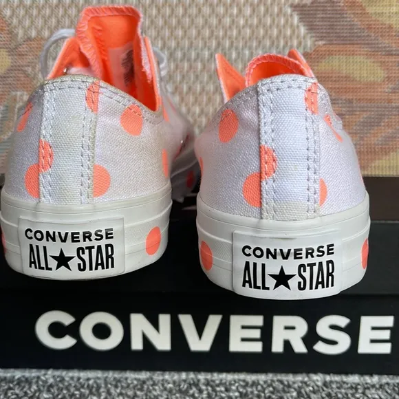 Converse WMNS 560629FCTAS OXWHITE/CRIMSON PULS Sneakers