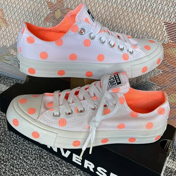 Converse WMNS 560629FCTAS OXWHITE/CRIMSON PULS Sneakers