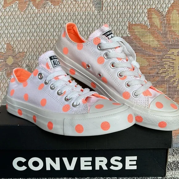 Converse WMNS 560629FCTAS OXWHITE/CRIMSON PULS Sneakers