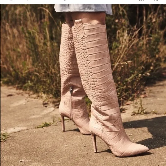 Cream/beige ✨NEW✨  knee-high boots