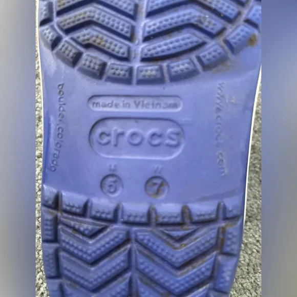 Crocs Classic Blue Clogs Dark Light Lot Of 2 Size W 6 7 Minions