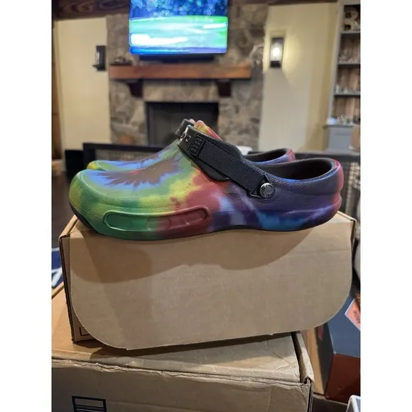 Crocs Classic Tie Dye LiteRide Slip on Sandals Clogs Men Size 10 Women Size 12