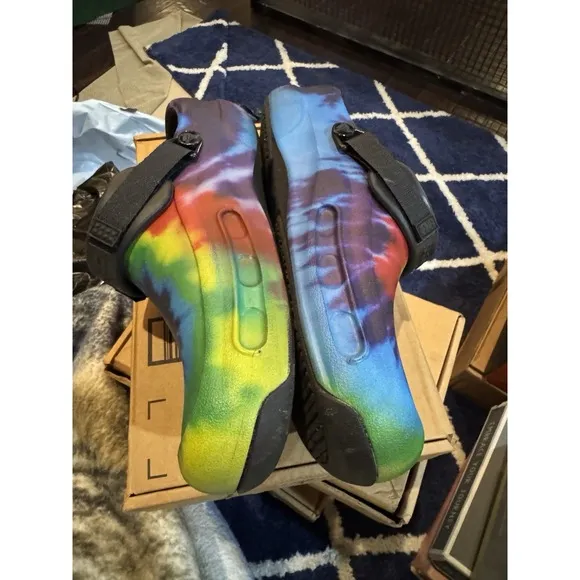 Crocs Classic Tie Dye LiteRide Slip on Sandals Clogs Men Size 10 Women Size 12