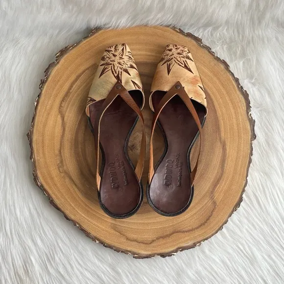CYDWOQ handmade leather thong sandals