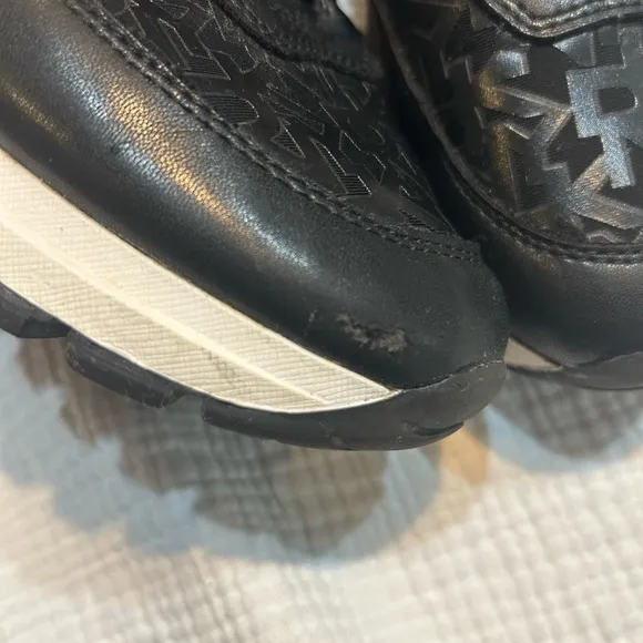 DKNY Logo Black Athletic Tennis Sneakers Shoes Sz 9