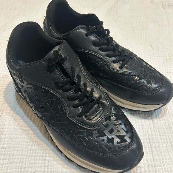 DKNY Logo Black Athletic Tennis Sneakers Shoes Sz 9