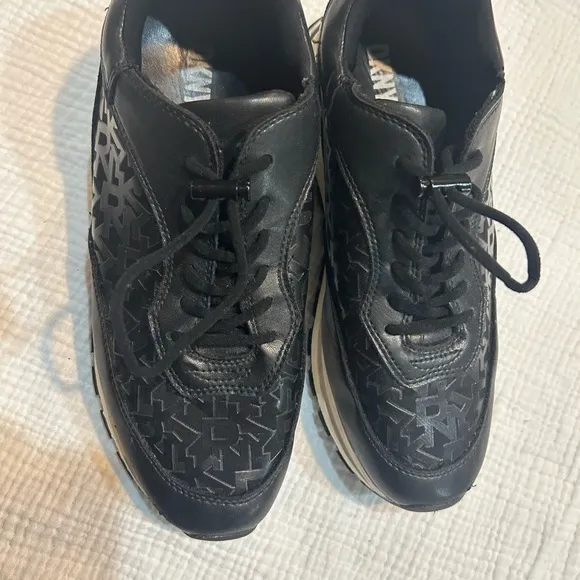 DKNY Logo Black Athletic Tennis Sneakers Shoes Sz 9