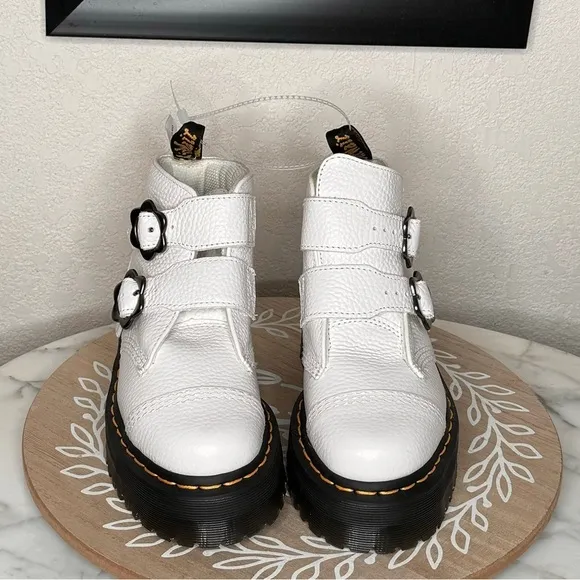 Doc Martens Devon Flower Buckle White genuine soft Leather Platform Boots Sz 6