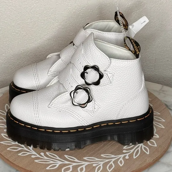 Doc Martens Devon Flower Buckle White genuine soft Leather Platform Boots Sz 6