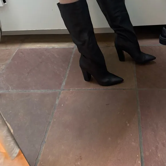 Dolce Vida leather new without box size 8.5 Black knee-high boots.$240 in stores