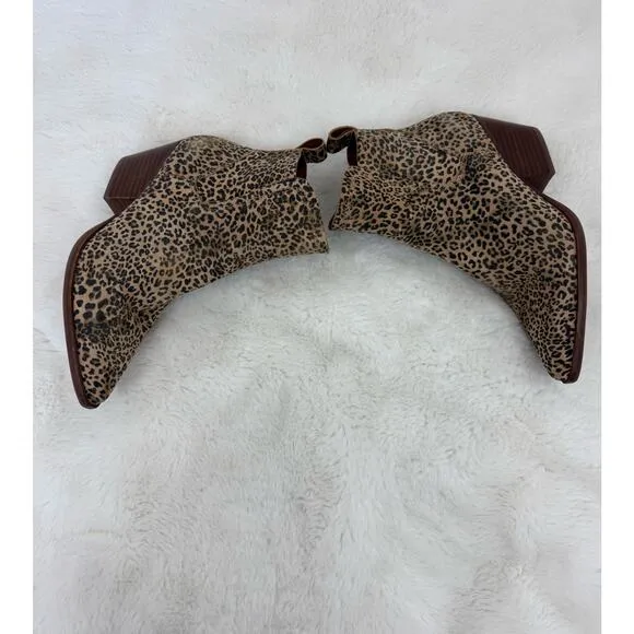 Dolce Vita Serna Leopard Print Suede Booties Size 8W Pointed Toe Ankle Boots