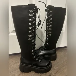 Dolls Kill / Current Mood Final Soundcheck Knee High Boots