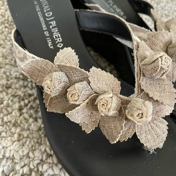 Donald J Pliner Ciss Sandals Size 8 Brown Neutral Metallic Animal Wedges Casual