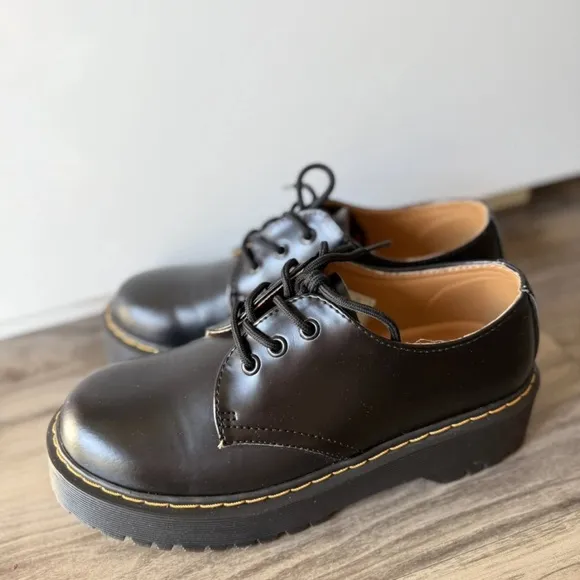 DR. MARTENS 1461 SMOOTH LEATHER PLATFORM SHOES, SIZE L 10, $170, WORN ONCE