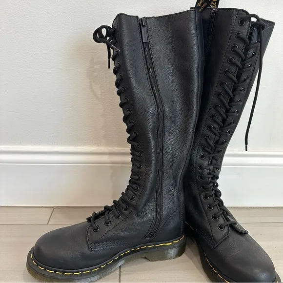 Dr Martens black VIRGINIA LEATHER KNEE HIGH BOOTS