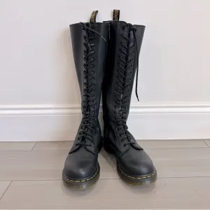 Dr Martens black VIRGINIA LEATHER KNEE HIGH BOOTS