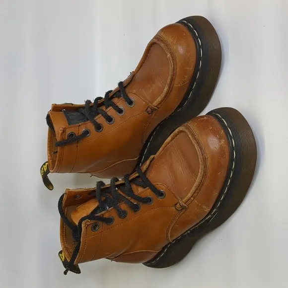 Dr Martens Docs 8556 Made in England Size 5 Platform Cognac Camel Leather