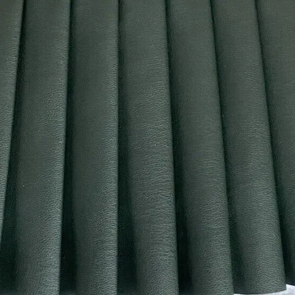 💥EFFORTLESSLY CHIC💥 Pleated Belted Leather Skirt in Bottle Green