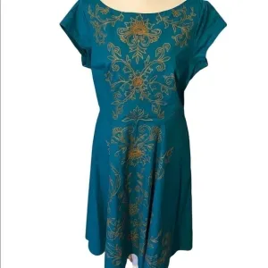 𝅺eshakti embroidered dress size M-10