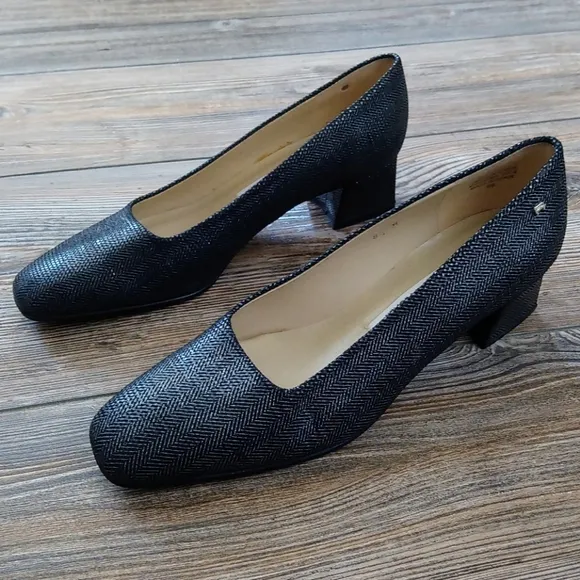 Etienne Aigner Vintage Leather Upper Dress Shoes