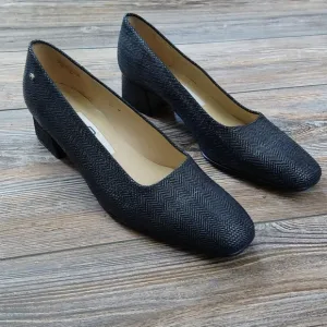 Etienne Aigner Vintage Leather Upper Dress Shoes