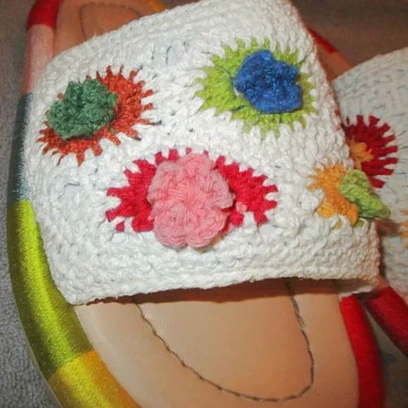 Farm Rio Sunset Crochet Slide Sandals Size 10 Vegan Leather Rainbow Beach Resort