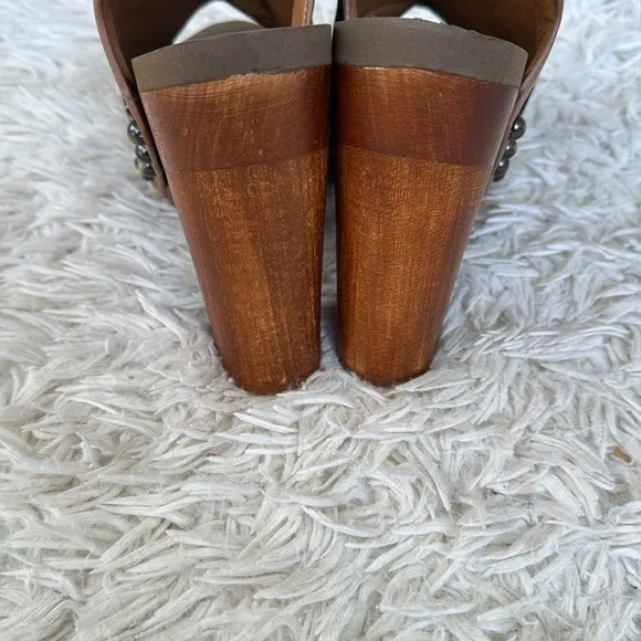 Flogg Embroidered Embrace Platform Shoes Size 8