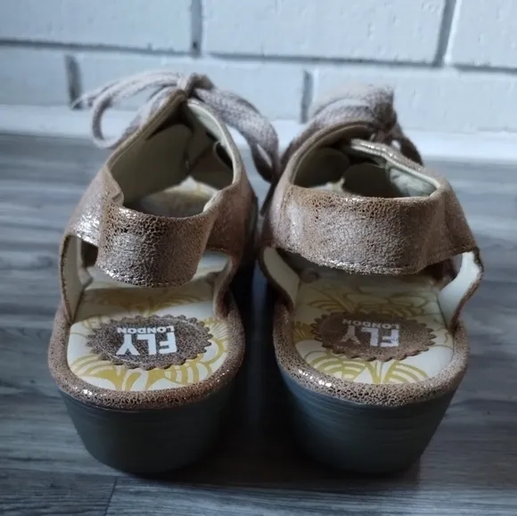 Fly London Metallic Ylfa Wedge Leather Sandals Size 41 US 10