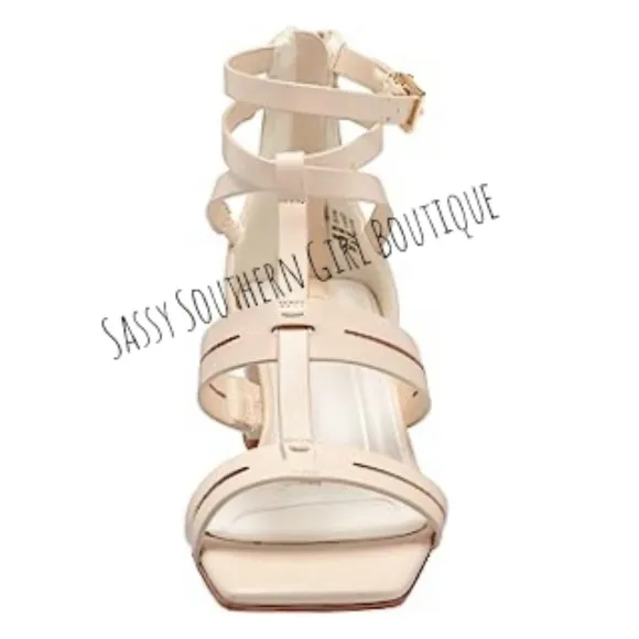 🆕⭐Franco Sarto beige modern sandals