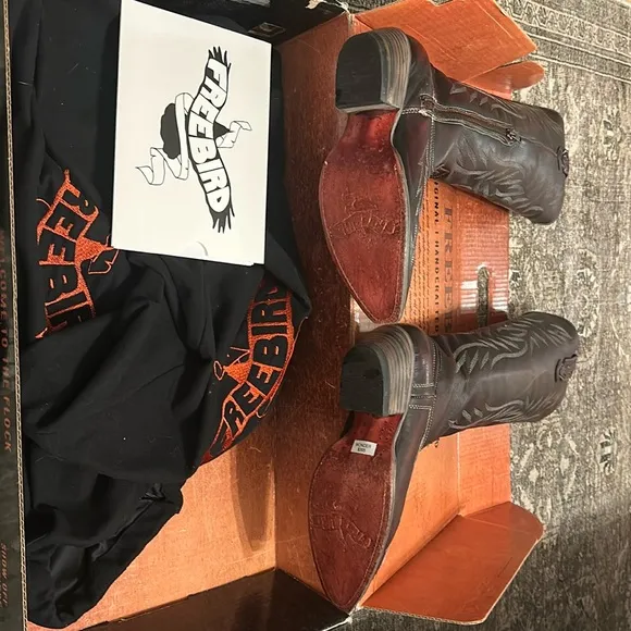 Freebird 🦅 Wonder Boots in Wine