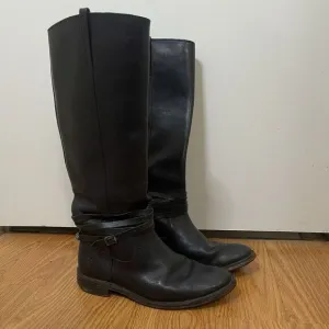 FRYE Leather Black Knee high Riding Western country boots US 7 -77754 4003