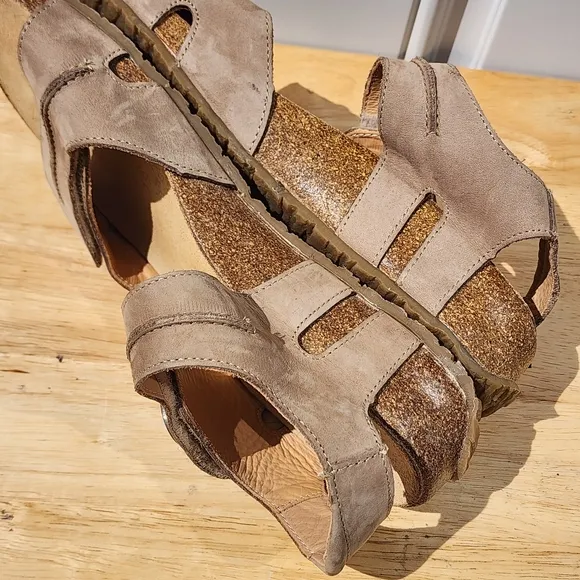 HAFLINGER Women's 41 US Size 10 Patricia Dress Sandals Mocha Suede Leather Tan