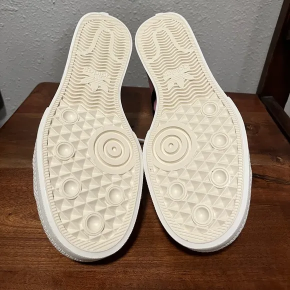 HELLO KITTY x ADIDAS ORIGINALS NIZZA PLATFORM SHOES - Size 8 - NWOB