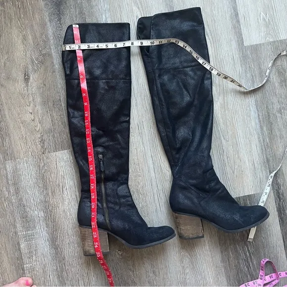 Hinge over the knee boots
