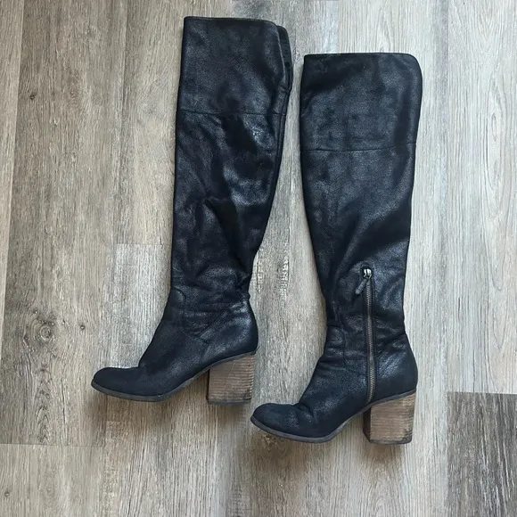 Hinge over the knee boots