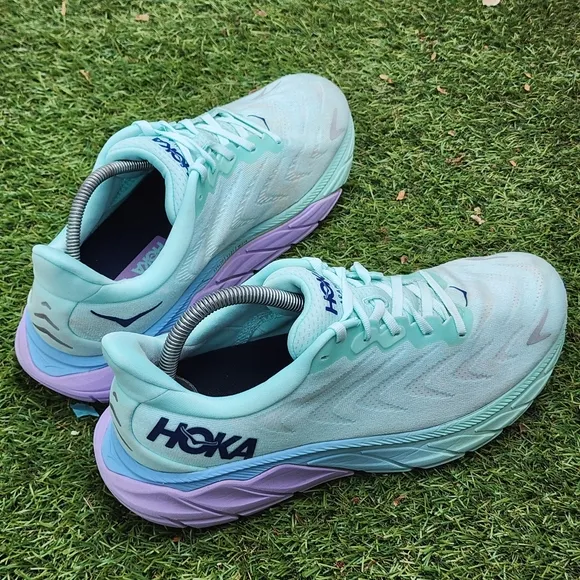 HOKA ARAHI 6 - Womens Athletic Shoes - SIZE 10B