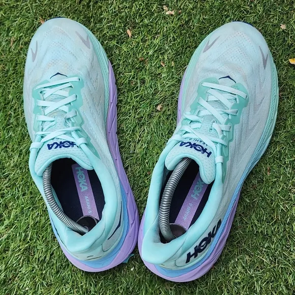 HOKA ARAHI 6 - Womens Athletic Shoes - SIZE 10B