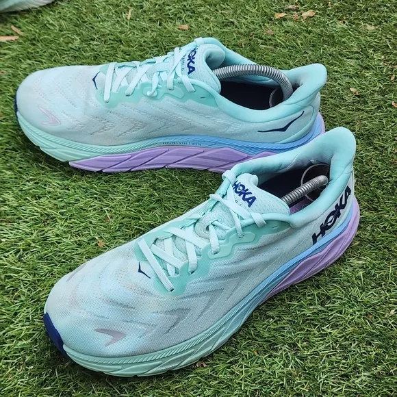 HOKA ARAHI 6 - Womens Athletic Shoes - SIZE 10B