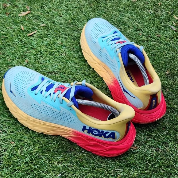 HOKA ARAHI 7 - Womens Athletic Shoes - SIZE 7.5B