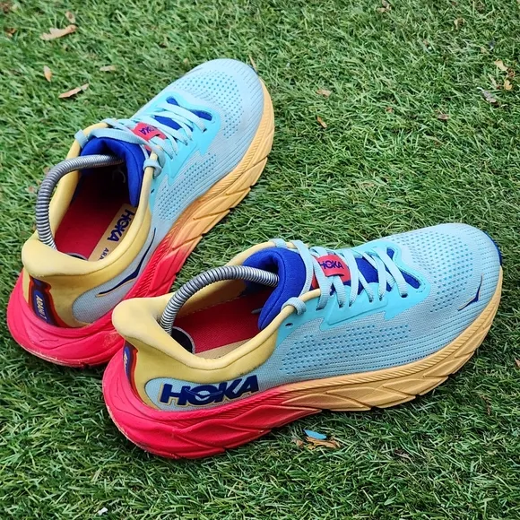 HOKA ARAHI 7 - Womens Athletic Shoes - SIZE 7.5B