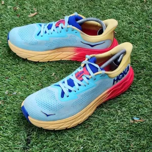HOKA ARAHI 7 - Womens Athletic Shoes - SIZE 7.5B