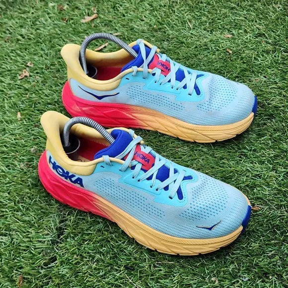 HOKA ARAHI 7 - Womens Athletic Shoes - SIZE 7.5B