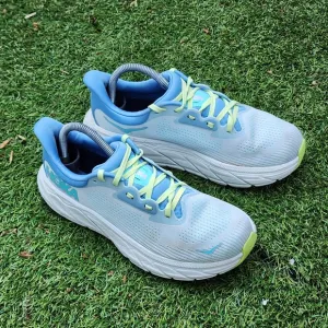 HOKA ARAHI 7 - Womens Athletic Shoes - SIZE 8.5B