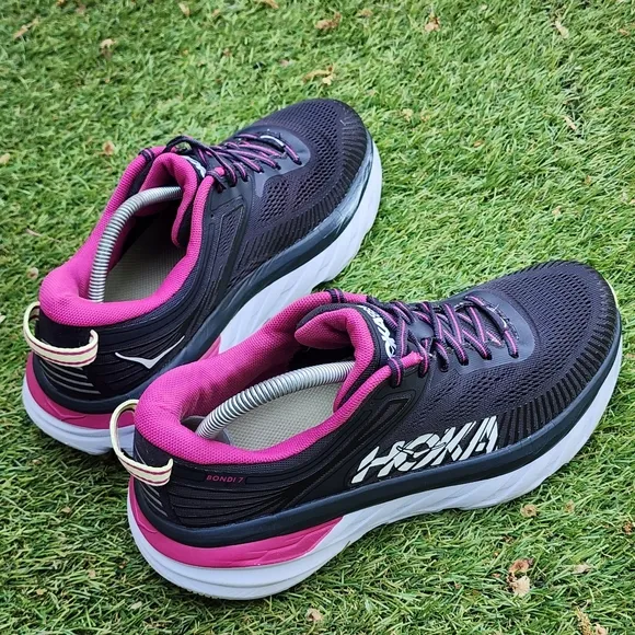 HOKA BONDI 7 - Womens Athletic Shoes - SIZE 9.5